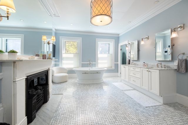 340 Marlborough St, Boston, MA 02115