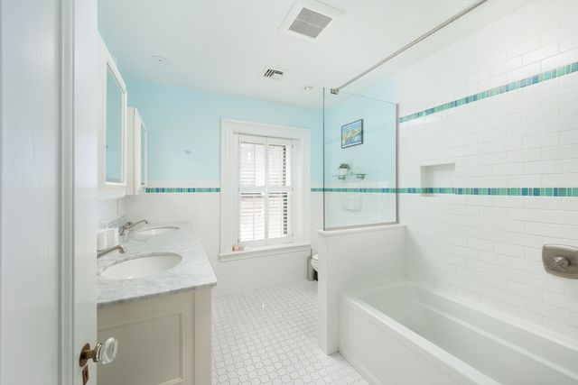 340 Marlborough St, Boston, MA 02115