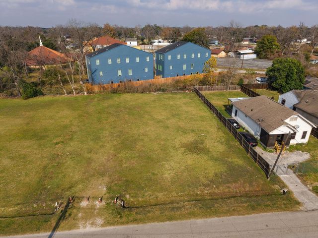 950 Granville Drive, Houston, TX 77091