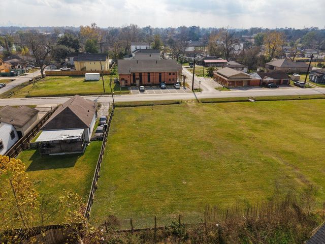 950 Granville Drive, Houston, TX 77091