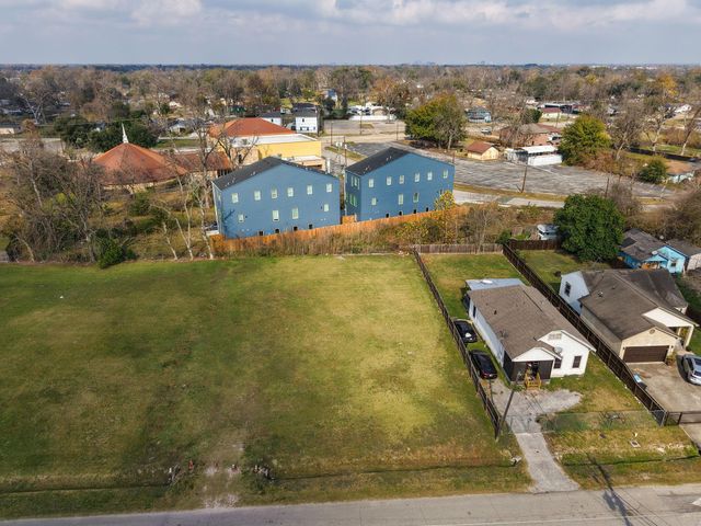 950 Granville Drive, Houston, TX 77091