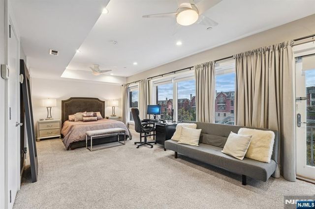 25 Vela Way, Edgewater, NJ 07020