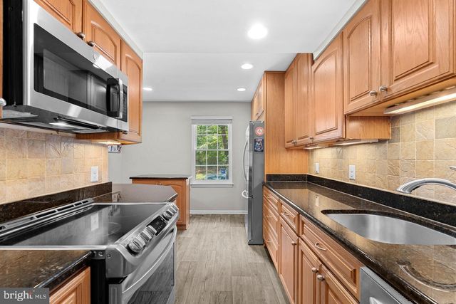 8942 ASTONGALE CT, Springfield, VA 22152
