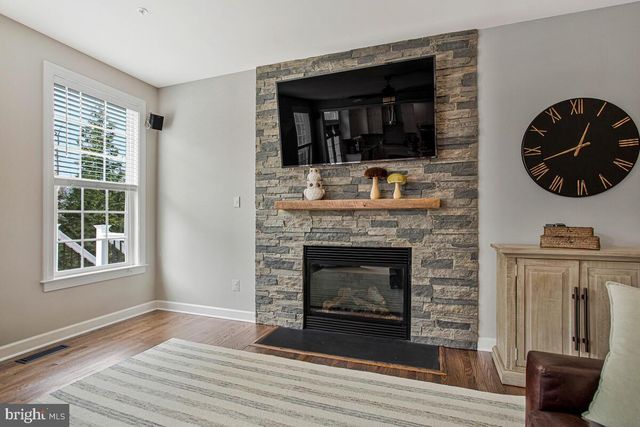 4240 SWEET LEAF LN, Edgewater, MD 21037