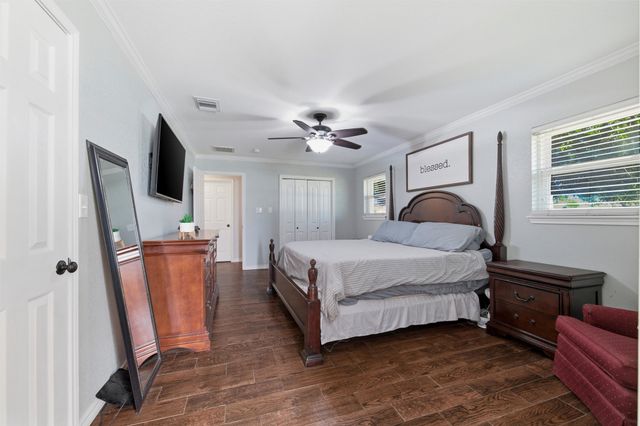 1017 S Nolan River Road, Cleburne, TX 76033