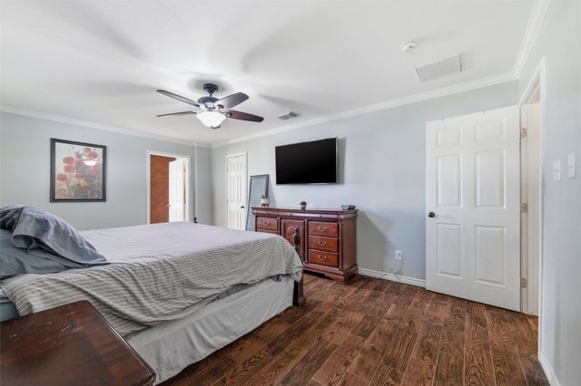 1017 S Nolan River Road, Cleburne, TX 76033
