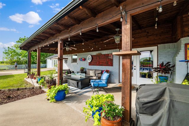 1017 S Nolan River Road, Cleburne, TX 76033