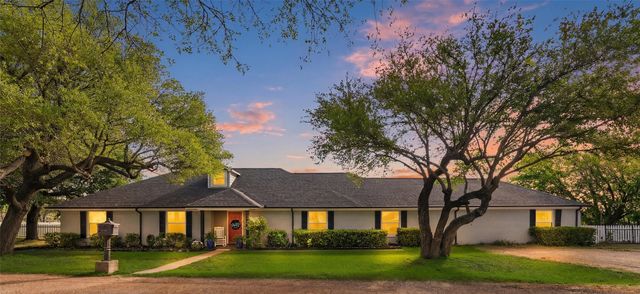 1017 S Nolan River Road, Cleburne, TX 76033