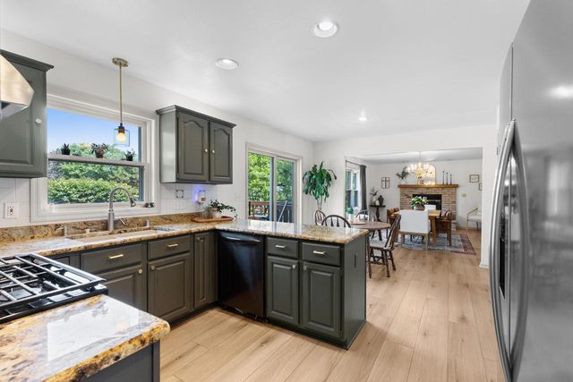 N65W14482 Redwood DRIVE, Menomonee Falls, WI 53051