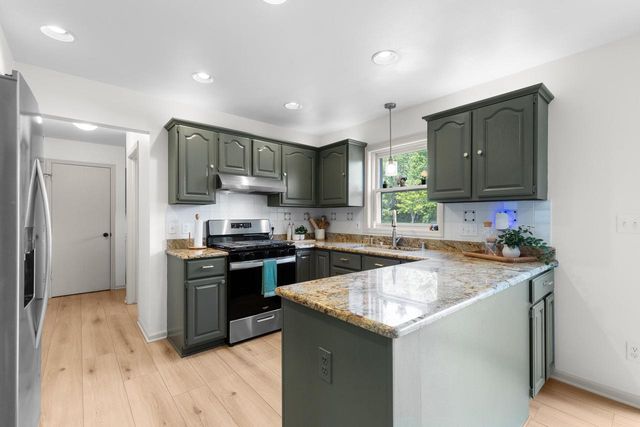 N65W14482 Redwood DRIVE, Menomonee Falls, WI 53051