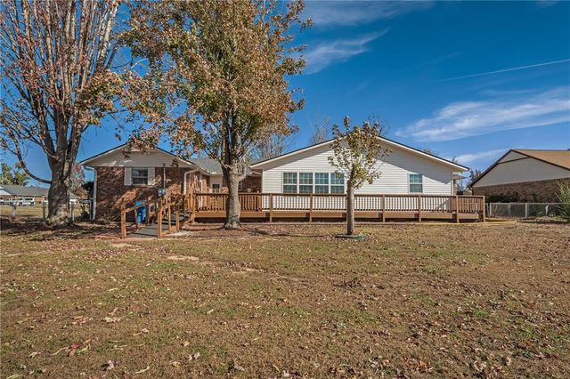 902 17th Street, Rogers, AR 72758