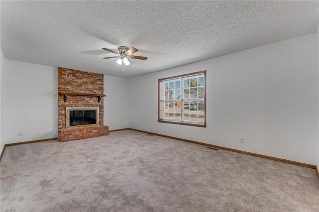 902 17th Street, Rogers, AR 72758