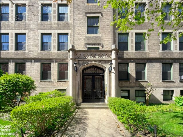 3528 80th St Apt 22, New York City, NY 11372