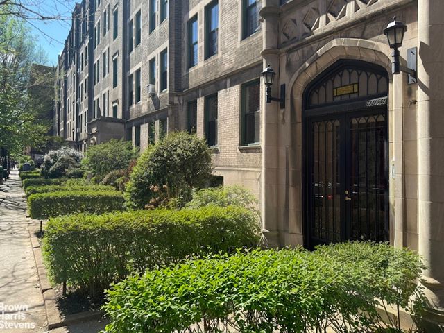 3528 80th St Apt 22, New York City, NY 11372
