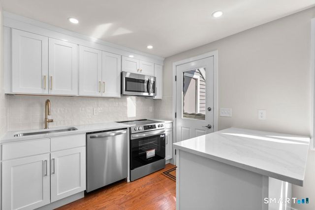 211 East Main Street C28, Branford, CT 06405