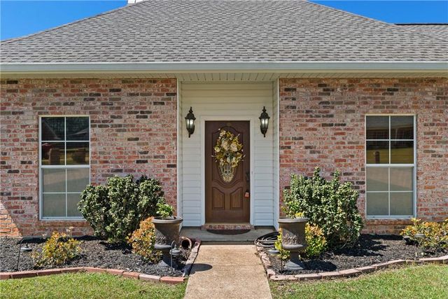 162 PINEWOOD Avenue, Pineville, LA 71360