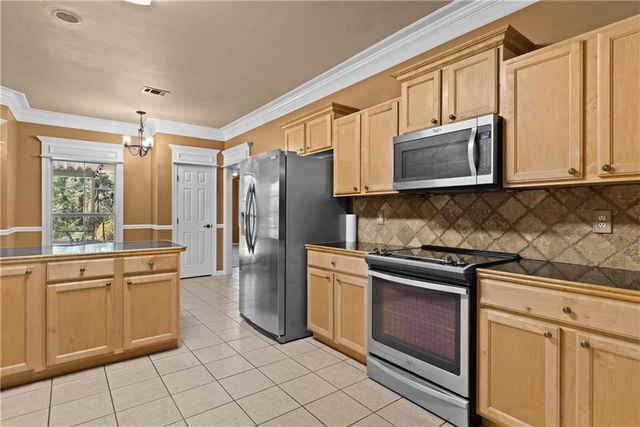 162 PINEWOOD Avenue, Pineville, LA 71360