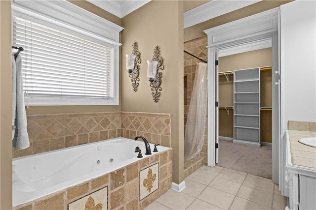 162 PINEWOOD Avenue, Pineville, LA 71360