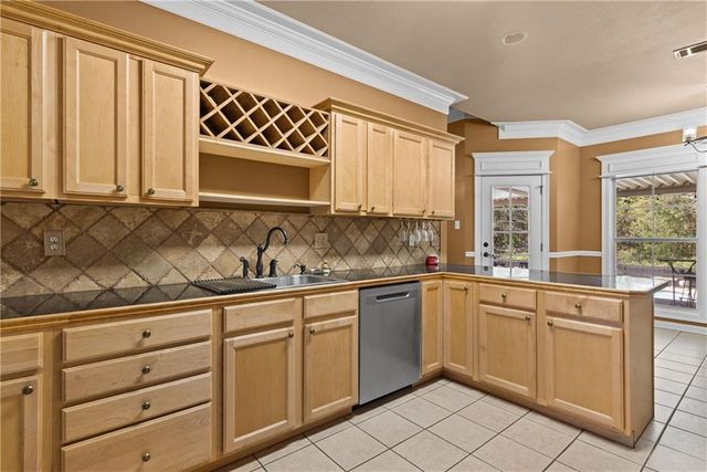 162 PINEWOOD Avenue, Pineville, LA 71360