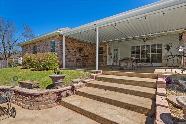 162 PINEWOOD Avenue, Pineville, LA 71360