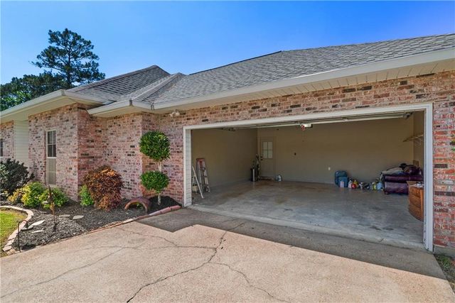 162 PINEWOOD Avenue, Pineville, LA 71360