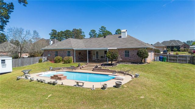 162 PINEWOOD Avenue, Pineville, LA 71360