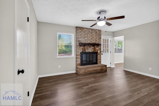 623 Georgia Avenue, Hinesville, GA 31308