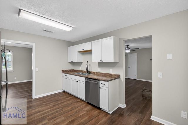 623 Georgia Avenue, Hinesville, GA 31308