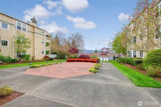 4133 224th Lane SE #202, Issaquah, WA 98029