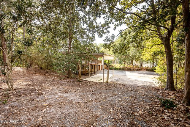 132 Pine Drive, Ocean Springs, MS 39564