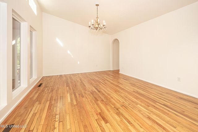 132 Pine Drive, Ocean Springs, MS 39564