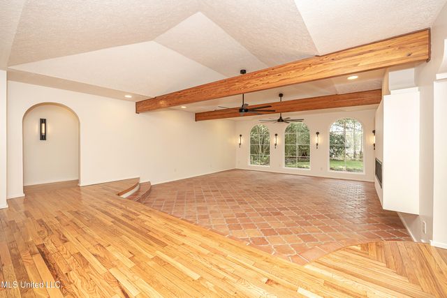 132 Pine Drive, Ocean Springs, MS 39564