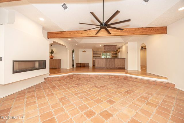 132 Pine Drive, Ocean Springs, MS 39564