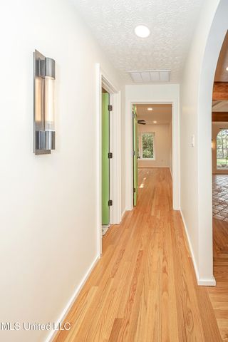 132 Pine Drive, Ocean Springs, MS 39564