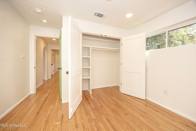 132 Pine Drive, Ocean Springs, MS 39564