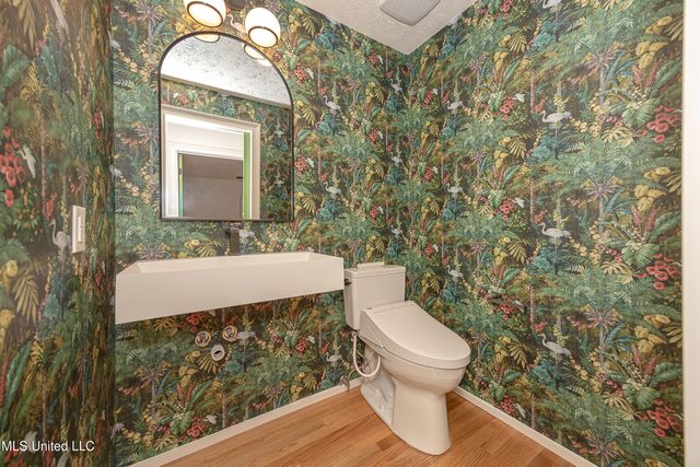 132 Pine Drive, Ocean Springs, MS 39564