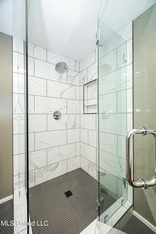 132 Pine Drive, Ocean Springs, MS 39564