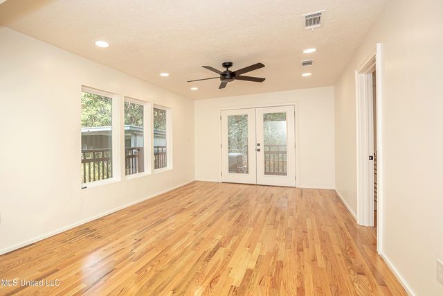 132 Pine Drive, Ocean Springs, MS 39564