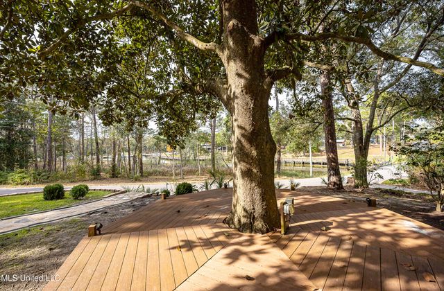 132 Pine Drive, Ocean Springs, MS 39564