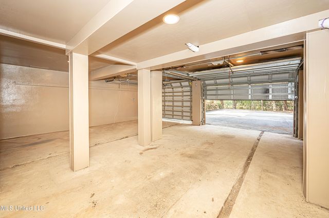 132 Pine Drive, Ocean Springs, MS 39564