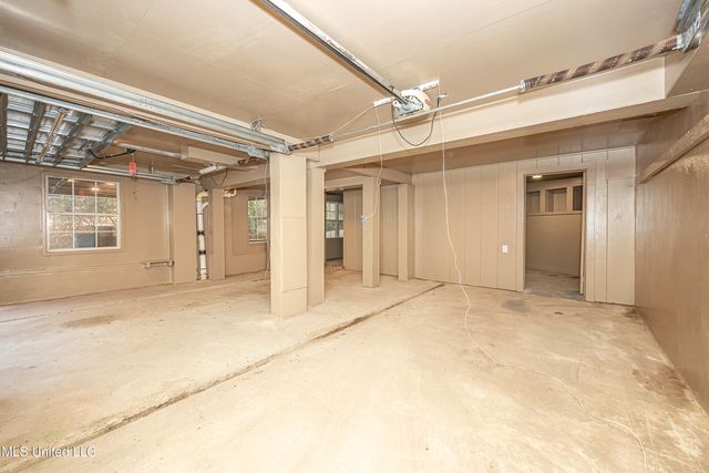 132 Pine Drive, Ocean Springs, MS 39564