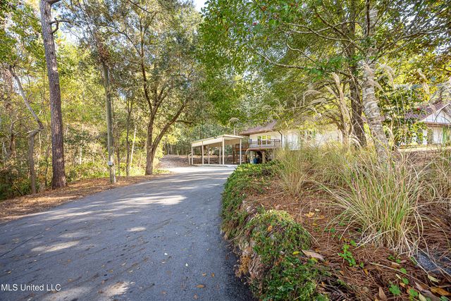 132 Pine Drive, Ocean Springs, MS 39564