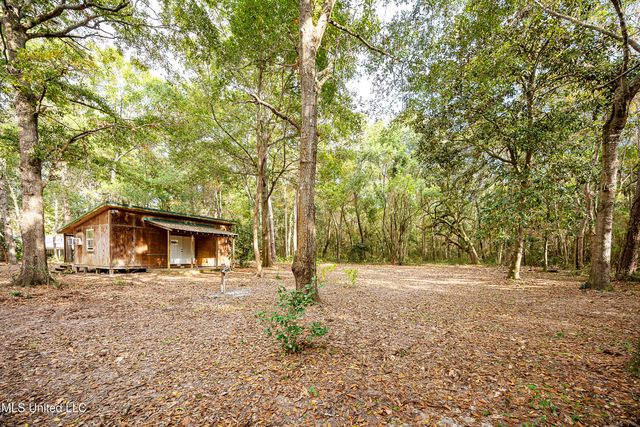 132 Pine Drive, Ocean Springs, MS 39564