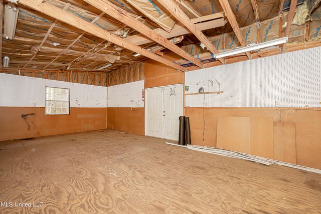 132 Pine Drive, Ocean Springs, MS 39564