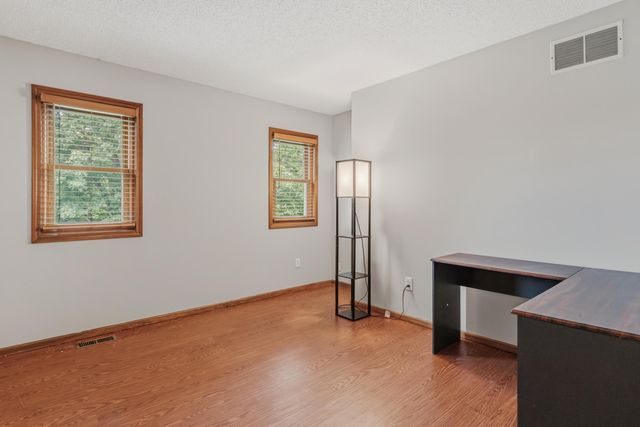 9015 Spring View Drive, Fort Wayne, IN 46804