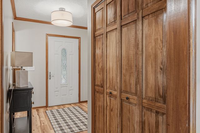 9015 Spring View Drive, Fort Wayne, IN 46804