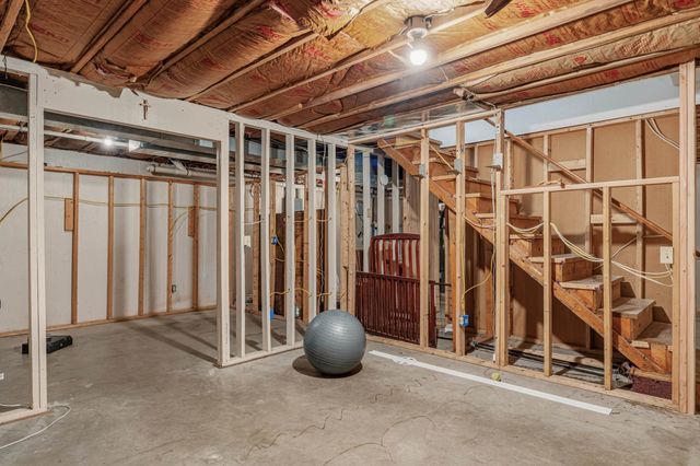 9015 Spring View Drive, Fort Wayne, IN 46804