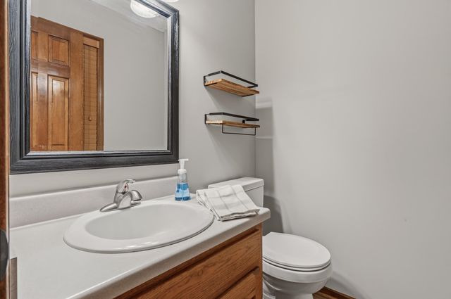 9015 Spring View Drive, Fort Wayne, IN 46804