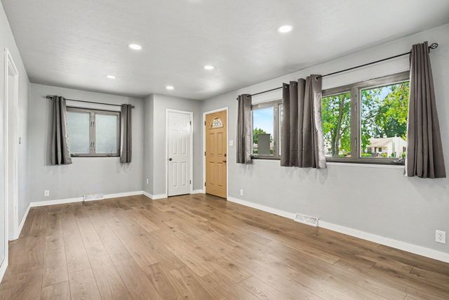 1144 Congress Avenue, South Bend, IN 46615