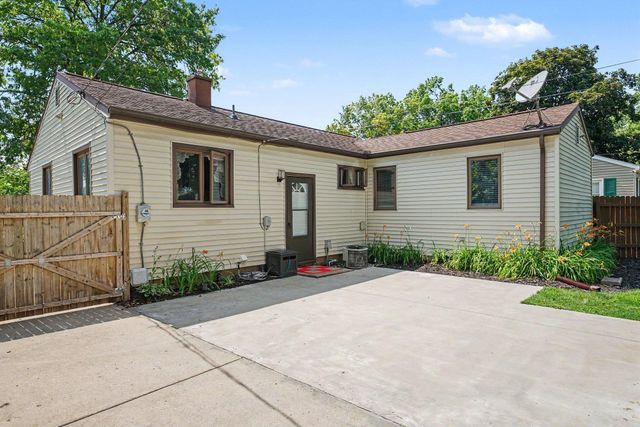 1144 Congress Avenue, South Bend, IN 46615